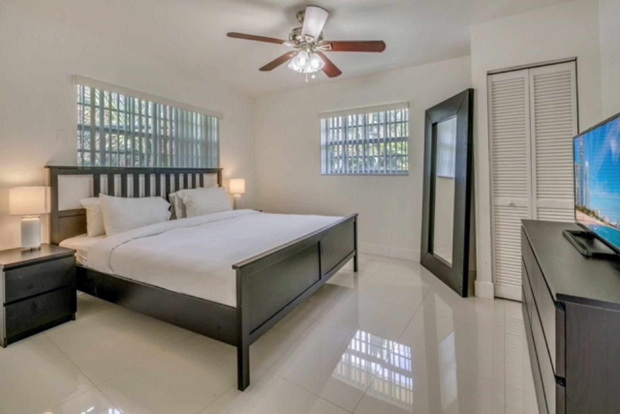 Luna Paradise By The Sea Aparthotel Lauderdale-by-the-Sea Exterior photo